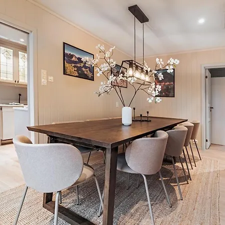 Reinebringen Trail House Сasa de vacaciones Moskenes