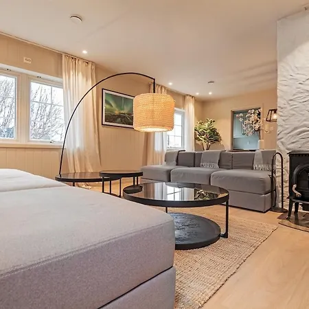 Reinebringen Trail House Сasa de vacaciones Moskenes