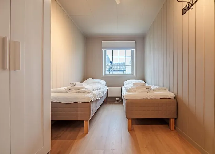 Reinebringen Trail House *